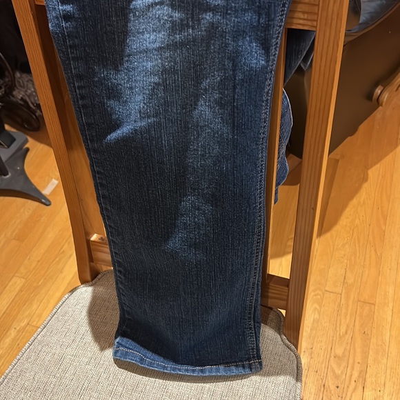 Size 22 Straight Leg Pull Up Jeans with Details on Pocket - Picture 4 of 4